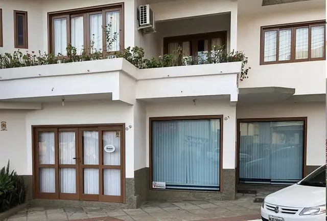 Fachada de casa con lámina Ice Cool 80 semitransparente